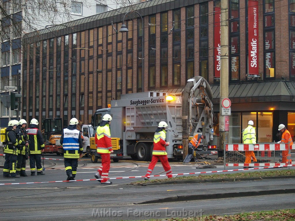 Gasaustritt Koeln Mitte Hahnenstr    P123.JPG